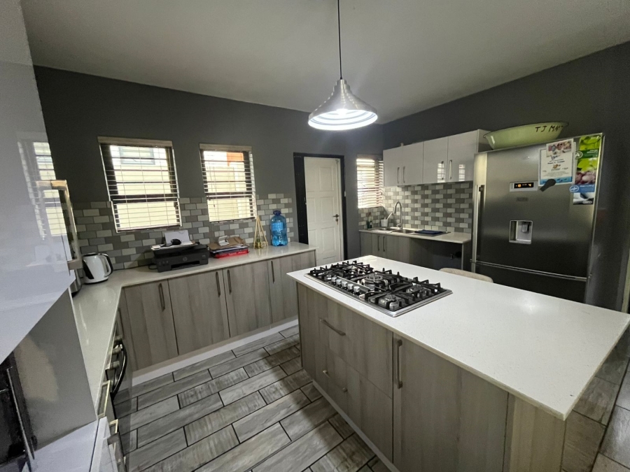 3 Bedroom Property for Sale in Waterkloof North West